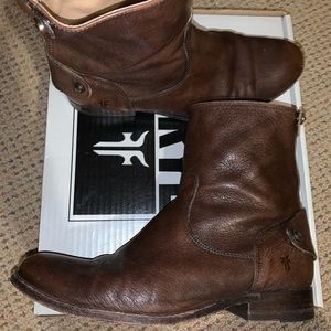 FRYE Melissa button zip short in TAUPE